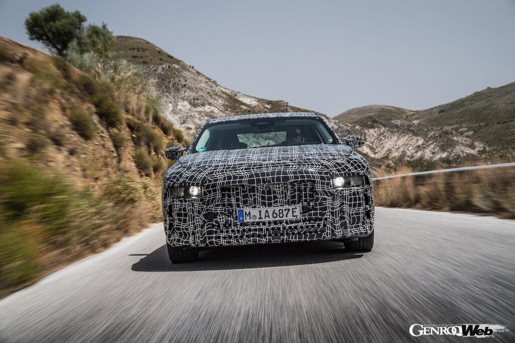 「BMWのフラッグシップEV「i7」が開発最終段階に突入！ 数万kmの過酷なテストを経て2022年リリース」の1枚目の画像