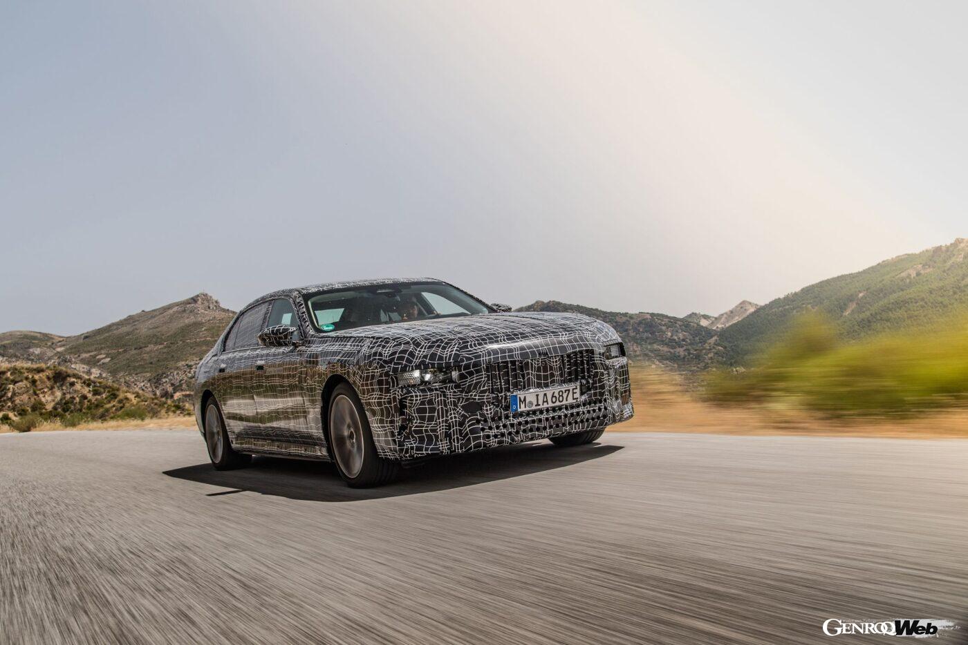 「BMWのフラッグシップEV「i7」が開発最終段階に突入！ 数万kmの過酷なテストを経て2022年リリース」の2枚目の画像