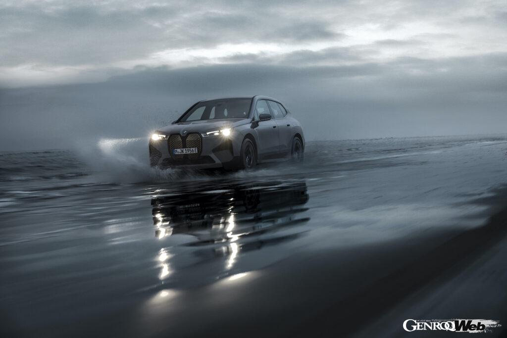 「BMW iX M60デビュー！ 最高出力619hpのハイパフォーマンス電動SAV 【動画】」の13枚目の画像