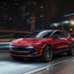 GM、フルサイズ電動ピックアップ「シボレー シルバラード EV」を初公開 - GM’s plan to reach leadership in EV market share in the U.S. will include a Chevrolet Equinox EV SUV with an estimated MSRP starting around $30,000 in the U.S.