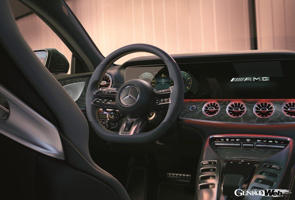 「新型メルセデスAMG GT 4ドアクーペ販売開始！ 改良型エアサスペンションを搭載」の13枚目の画像