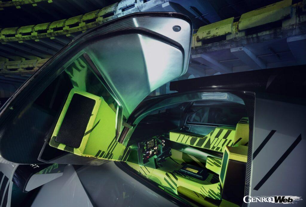 「プジョー 9X8の最新写真公開！ 野心的なハイブリッドハイパーカーをデザインディレクターが解説 【動画】」の12枚目の画像