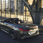「BMW M8 コンペティション・シリーズに改良新型がデビュー！ 新色の追加&コクピットの機能性を向上 【動画】」の21枚目の画像ギャラリーへのリンク