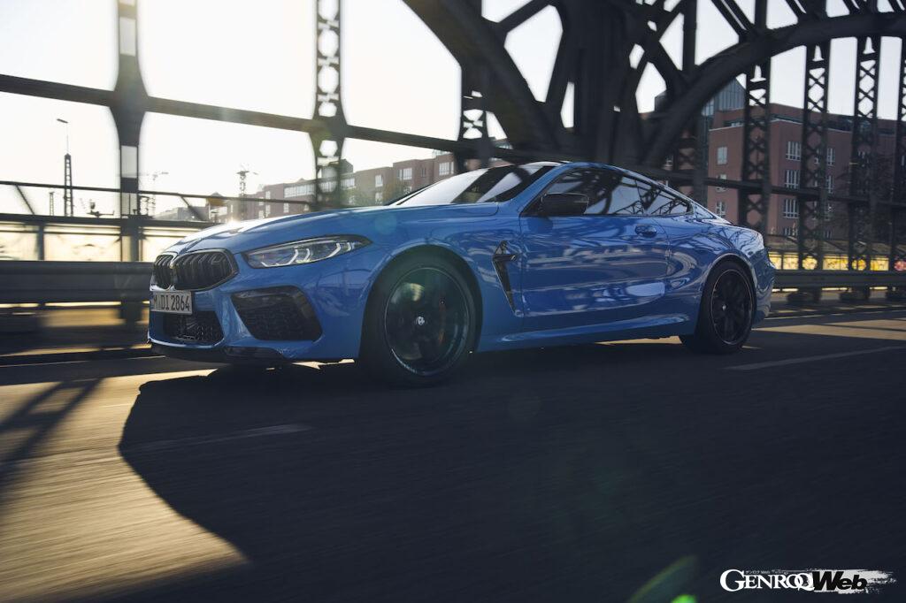 「BMW M8 コンペティション・シリーズに改良新型がデビュー！ 新色の追加&コクピットの機能性を向上 【動画】」の36枚目の画像