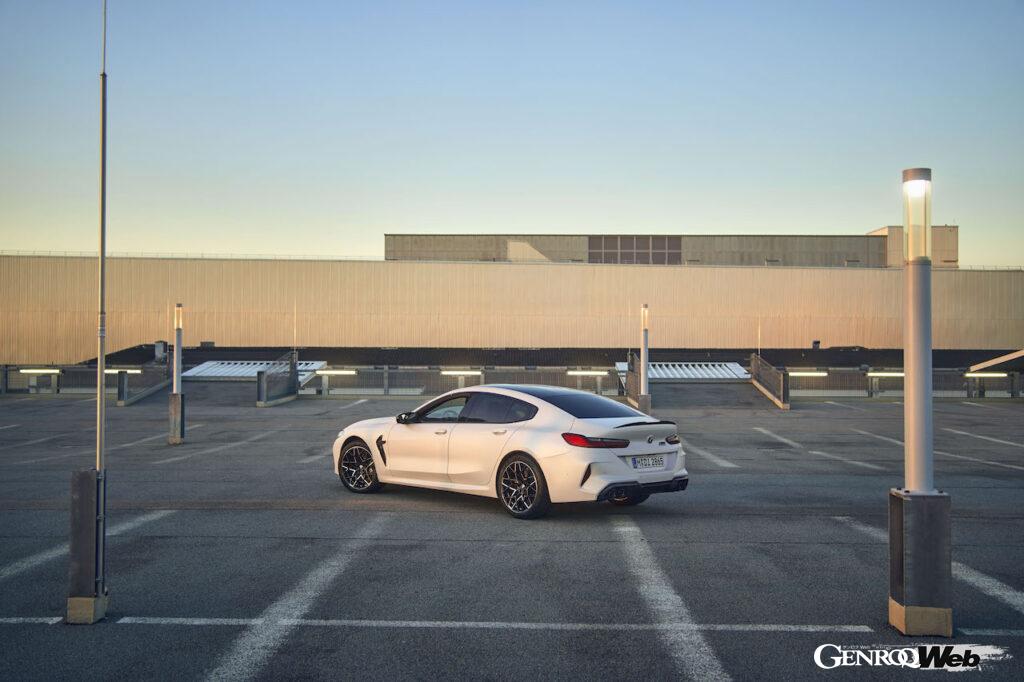 「BMW M8 コンペティション・シリーズに改良新型がデビュー！ 新色の追加&コクピットの機能性を向上 【動画】」の47枚目の画像
