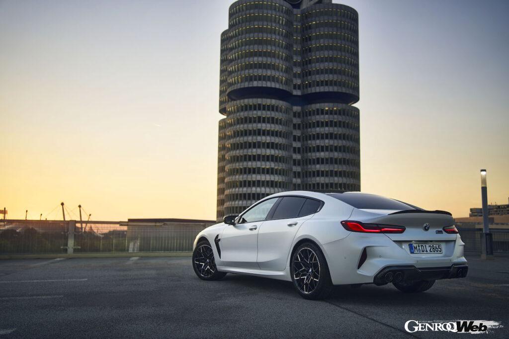 「BMW M8 コンペティション・シリーズに改良新型がデビュー！ 新色の追加&コクピットの機能性を向上 【動画】」の48枚目の画像