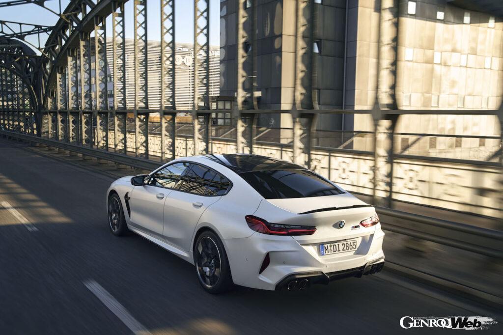 「BMW M8 コンペティション・シリーズに改良新型がデビュー！ 新色の追加&コクピットの機能性を向上 【動画】」の51枚目の画像