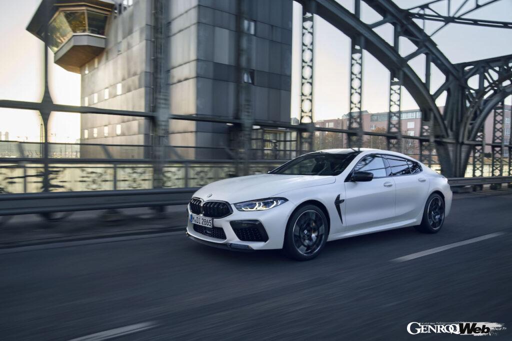 「BMW M8 コンペティション・シリーズに改良新型がデビュー！ 新色の追加&コクピットの機能性を向上 【動画】」の54枚目の画像