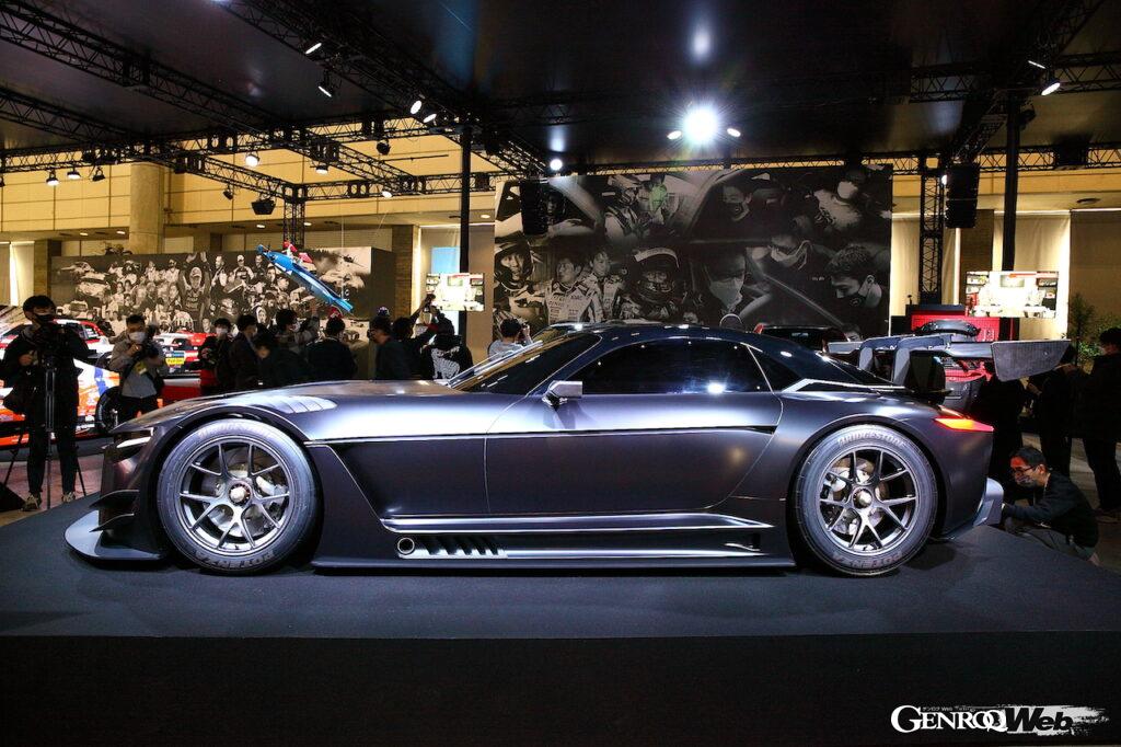 Toyota Gazoo Racingブースに展示されたGR GT3 コンセプト。サイドビュー