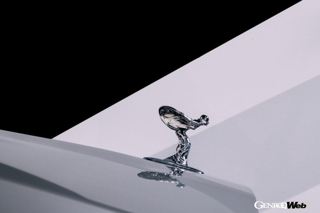 「ロールス・ロイス、開発中のEV「スペクター」に新デザインの「スピリット・オブ・エクスタシー」を搭載」の1枚目の画像