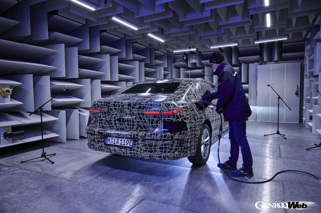 「BMW i7は「究極の静音性能」を目指す。EV特有のノイズを解消する方法とは？」の12枚目の画像