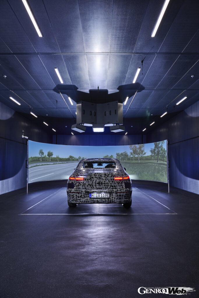 「BMW i7は「究極の静音性能」を目指す。EV特有のノイズを解消する方法とは？」の15枚目の画像