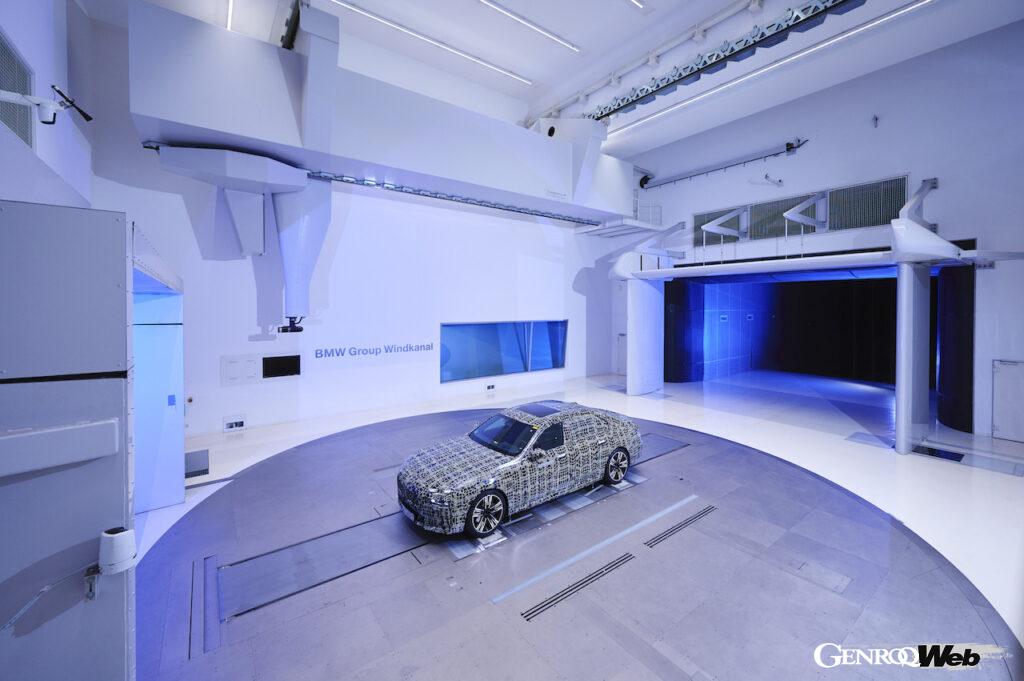 「BMW i7は「究極の静音性能」を目指す。EV特有のノイズを解消する方法とは？」の26枚目の画像