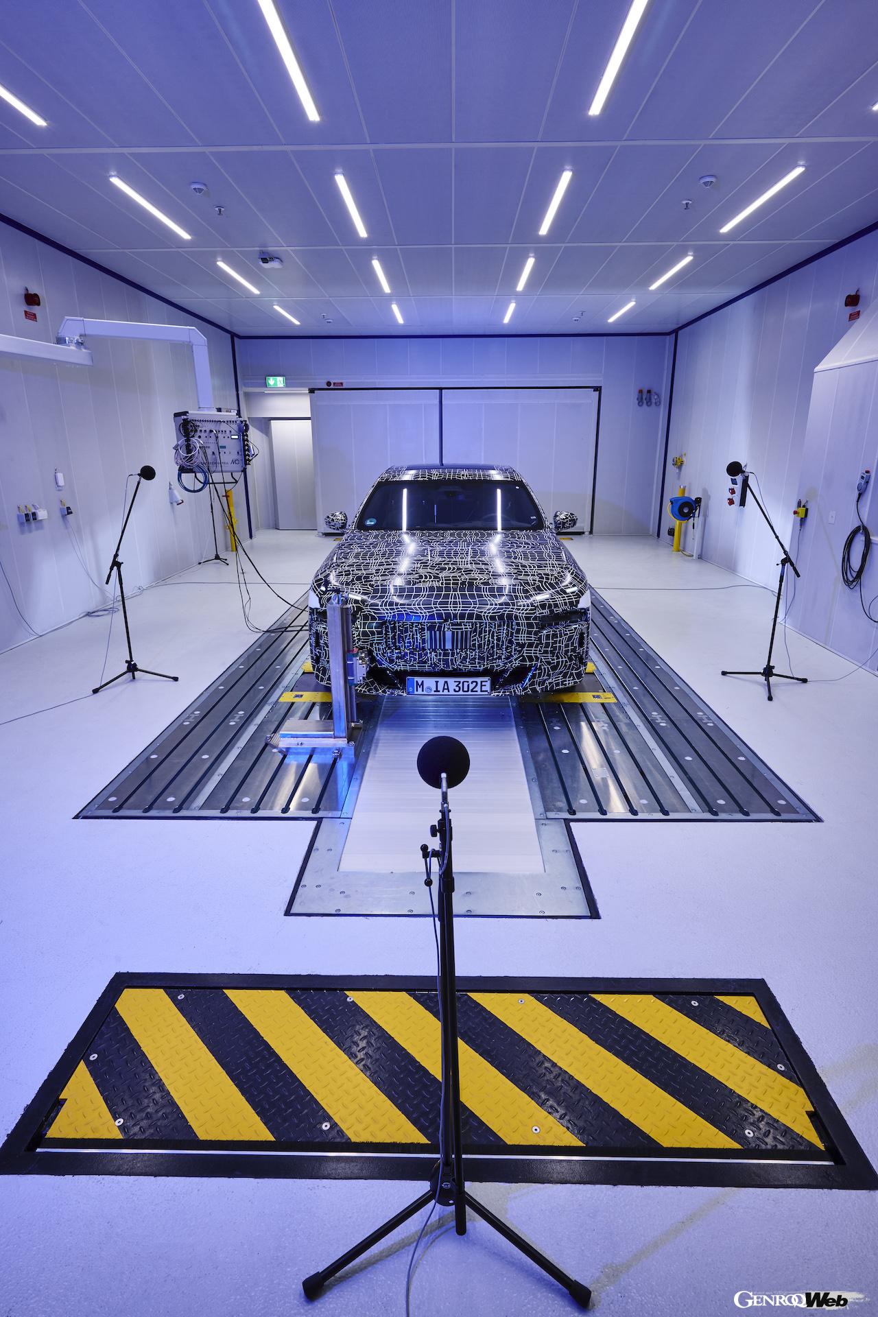 BMW i7は「究極の静音性能」を目指す。EV特有のノイズを解消する方法とは？ 画像ギャラリー ( 3枚目 / 全29枚