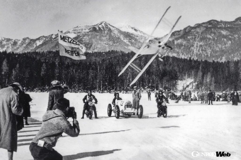 1960年のアイスレースでスタートラインに並ぶブガッティ タイプ35。