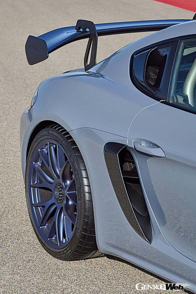 「ミッドシップ・ポルシェの最強モデル「718 ケイマン GT4 RS」にレンシュポルトのプライドを見る！」の2枚目の画像