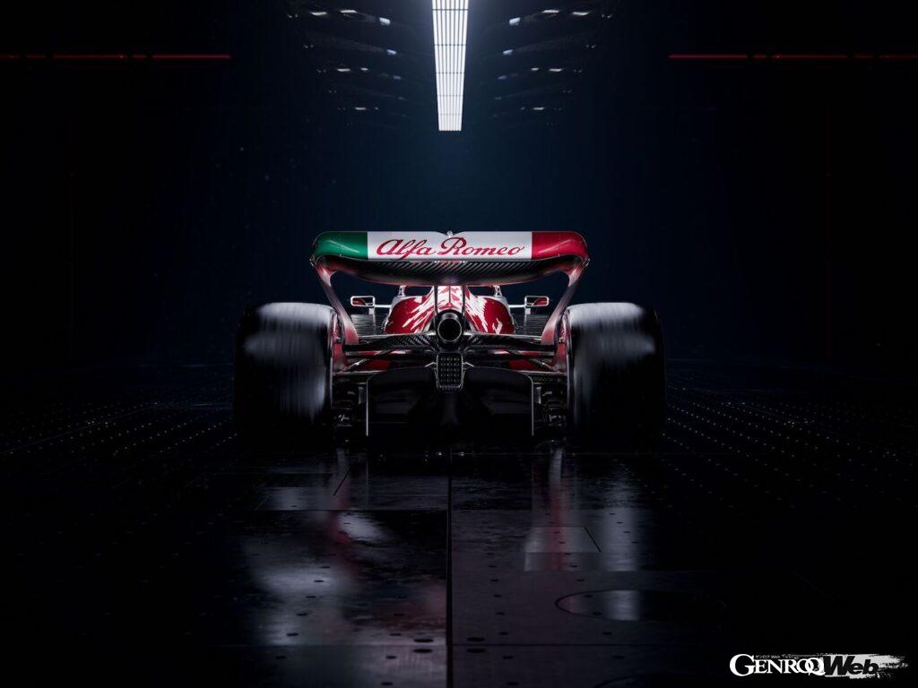 「アルファロメオ、2022年シーズンに向けた新規定F1マシン「C42」を公開 【動画】」の5枚目の画像