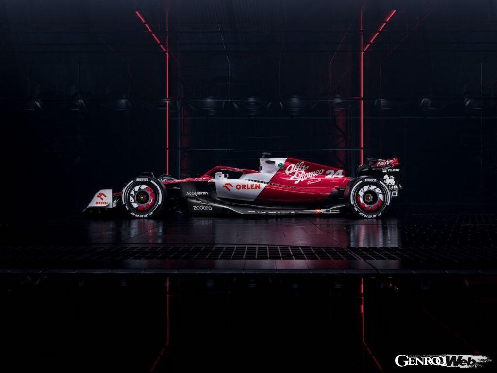 「アルファロメオ、2022年シーズンに向けた新規定F1マシン「C42」を公開 【動画】」の8枚目の画像