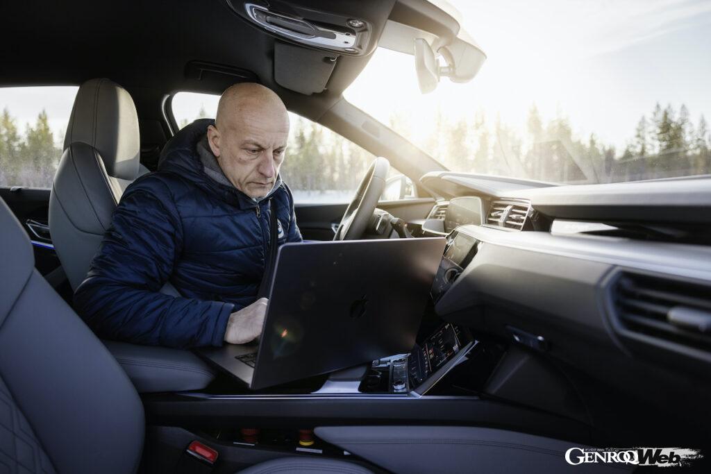 アウディのキャリブレーション担当エンジニアのラファエル・キスは、発売前の車両をスウェーデンの寒冷地において、徹底的にテストを繰り返している。