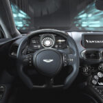 「アストンマーティン V12 ヴァンテージ登場！ 333台限定の「最速・最強・最高峰」モデル 【動画】」の12枚目の画像ギャラリーへのリンク