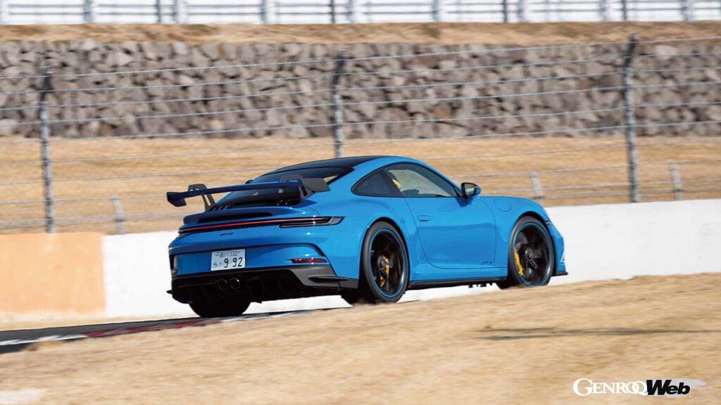 「ポルシェ 911 GT3、富士スピードウェイをアタック！ 荒 聖治が実感したカップカーの世界」の11枚目の画像
