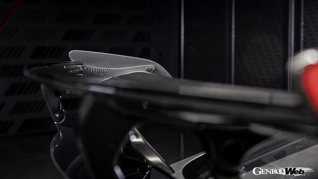 「AMG GTに55台限定のスペシャルモデル登場！ レースを制するために生まれたサーキット専用マシン」の7枚目の画像