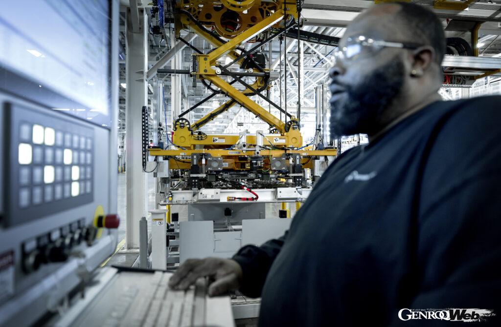 「メルセデス・ベンツ EQSがインテリアを先行公開！ アラバマの新バッテリー工場も本格稼働へ」の32枚目の画像