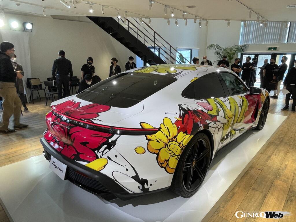 アーティストのSHUN SUDOが手掛けたポルシェ タイカンのアートカー