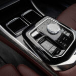 「新型BMW 7シリーズは最先端のデジタルサルーン！ 導入記念モデルの国内先行販売スタート」の18枚目の画像ギャラリーへのリンク