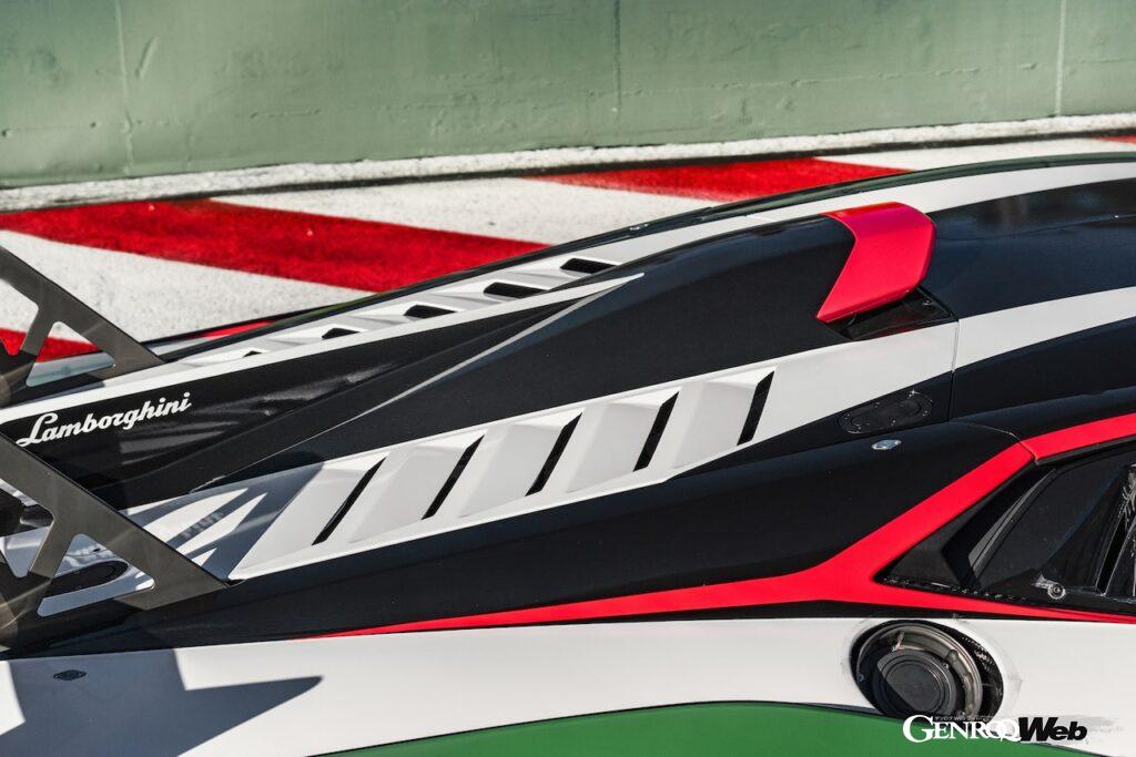 ランボルギーニ ウラカン GT3 EVO2のルーフエアスクープ。