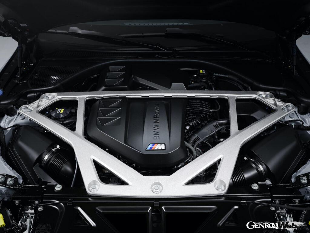 BMW M社50周年記念モデルとしてデビューした「M4 CSL」に搭載される3.0リッター直6ツインターボ。