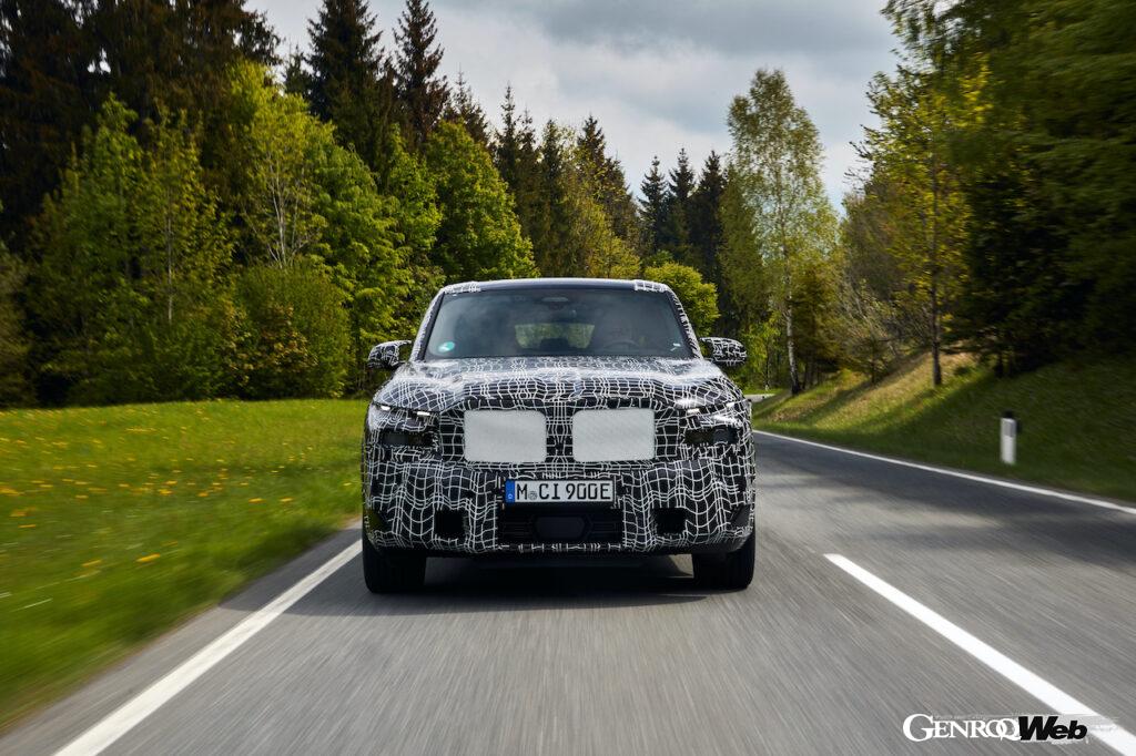 「最高システム出力650ps！ 2022年12月デビューに向けテストが続くハイブリッドSUV「BMW XM」」の2枚目の画像