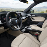 「コンパクトSUV「BMW X1」フルモデルチェンジ！ 全幅1845mmの手頃なサイズは健在でPHEVやBEV仕様もラインナップ 【動画】」の25枚目の画像ギャラリーへのリンク