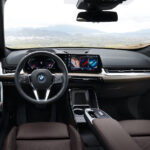 「ラインナップ最小BEV「BMW iX1」デビュー！ 400kmを超える航続距離を実現 【動画】」の17枚目の画像ギャラリーへのリンク