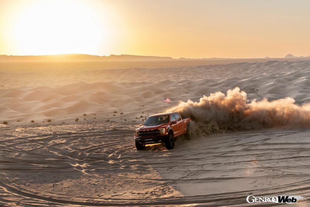「究極のハイパフォーマンストラック、ヘネシー・パフォーマンス ヴェロキラプター 600が灼熱の砂漠でテストを敢行。900Nmで砂丘の斜面をドリフト 【動画】」の7枚目の画像