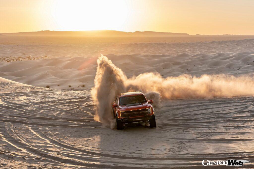 「究極のハイパフォーマンストラック、ヘネシー・パフォーマンス ヴェロキラプター 600が灼熱の砂漠でテストを敢行。900Nmで砂丘の斜面をドリフト 【動画】」の8枚目の画像