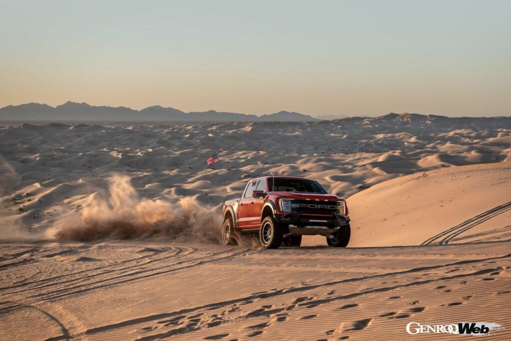 「究極のハイパフォーマンストラック、ヘネシー・パフォーマンス ヴェロキラプター 600が灼熱の砂漠でテストを敢行。900Nmで砂丘の斜面をドリフト 【動画】」の9枚目の画像