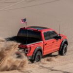 「究極のハイパフォーマンストラック、ヘネシー・パフォーマンス ヴェロキラプター 600が灼熱の砂漠でテストを敢行。900Nmで砂丘の斜面をドリフト 【動画】」の13枚目の画像ギャラリーへのリンク
