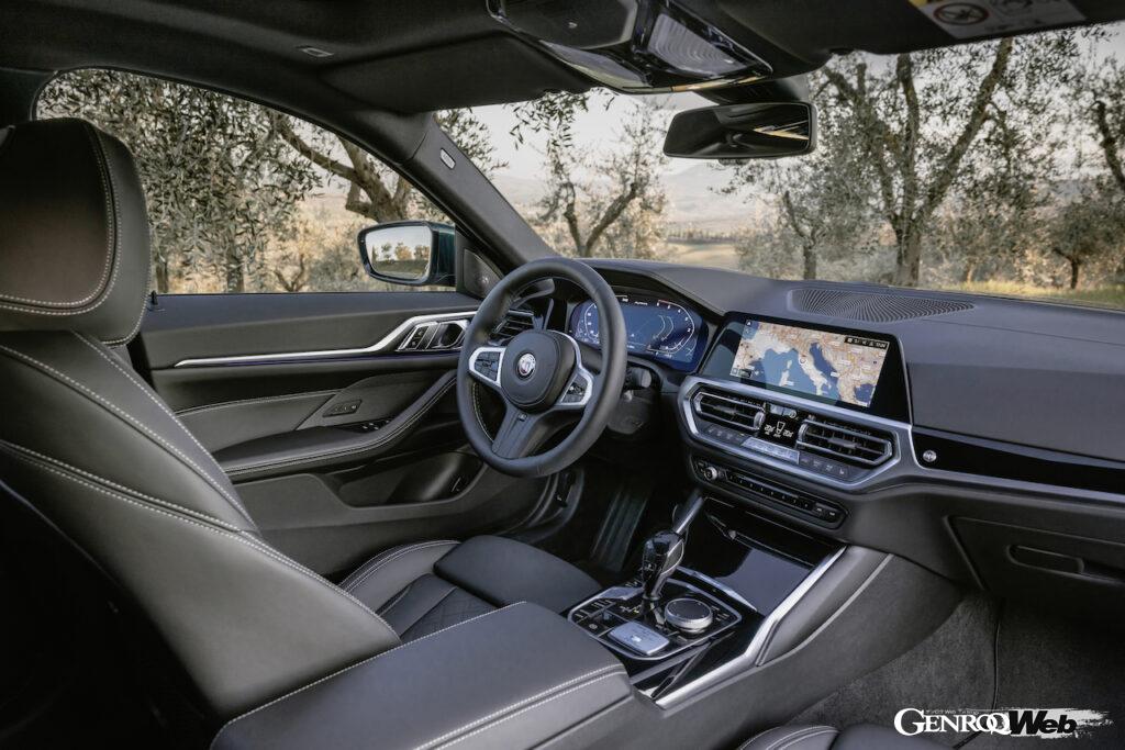 「BMWアルピナ D4 S グランクーペ」のインテリア。