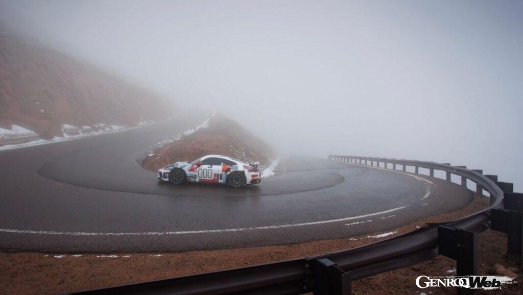 悪天候に見舞われたパイクスピーク2022において、クラス優勝・総合2位を獲得したポルシェ 911 ターボS。