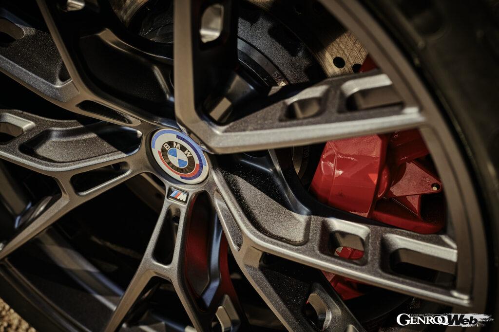 「まるでDTMマシン？ BMW M3 ツーリングに、レーシングカーを思わせるカーボン製「Mパフォーマンス・パーツ」が登場」の14枚目の画像