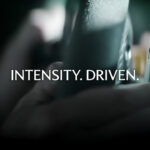 ブランドの再構築を進めるアストンマーティン 19年ぶりに新デザイン「ウィング・エンブレム」を発表【動画】 - 20220721_Aston Martin_Intensity Driven_02