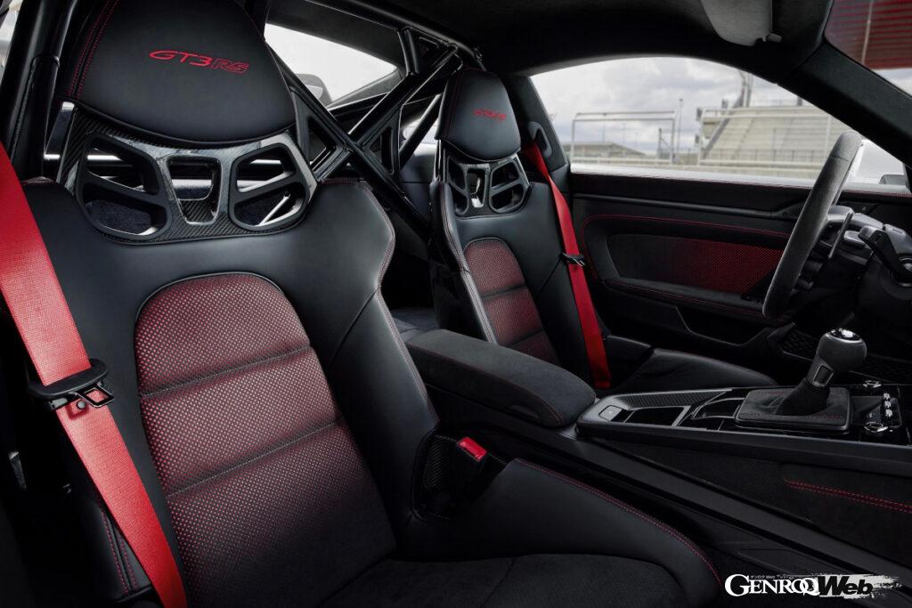 「「ポルシェ 911 GT3 RS」がワールドプレミア！ 最強仕様タイプ992の驚くべきその中身とは【動画】」の2枚目の画像