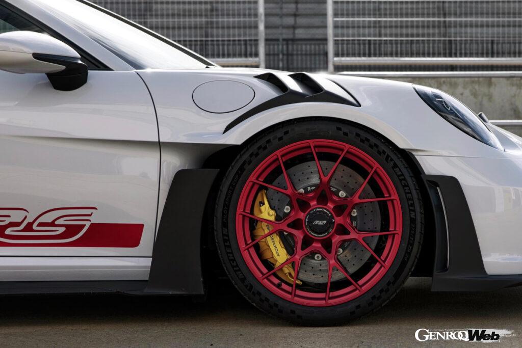「「ポルシェ 911 GT3 RS」がワールドプレミア！ 最強仕様タイプ992の驚くべきその中身とは【動画】」の3枚目の画像