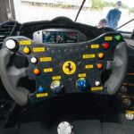 「レーシングカー「フェラーリ488チャレンジEVO」を素人に乗らせるとどうなる？「運転法とスイッチ類の意味も説明します」」の6枚目の画像ギャラリーへのリンク