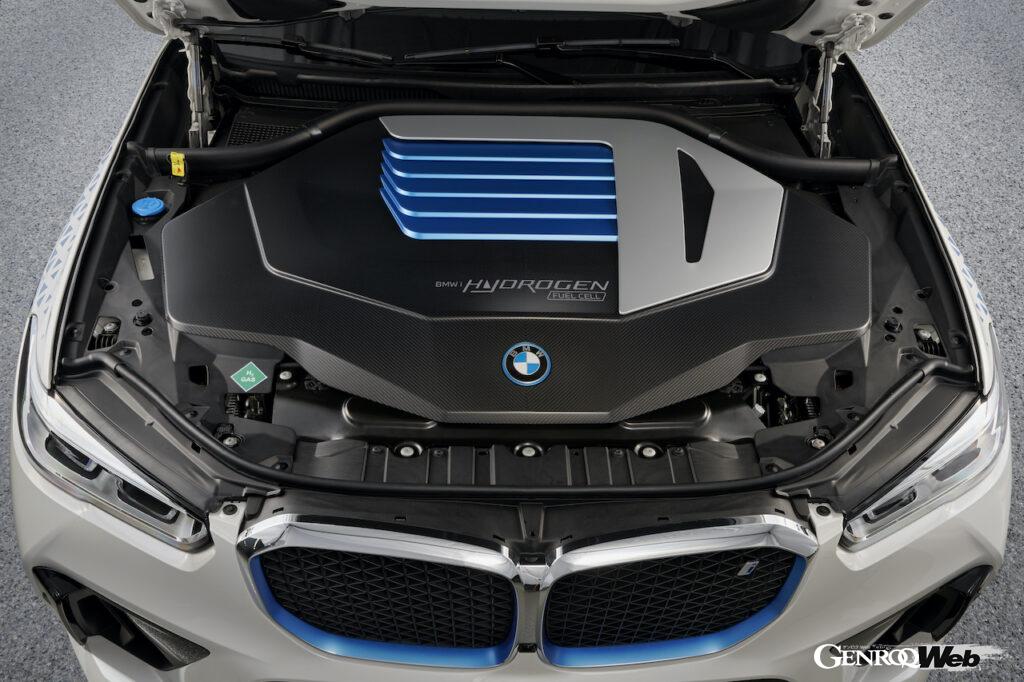 BMWはバッテリー駆動電気自動車（BEV）に、より効率的な水素燃料電池車両を加えることで、ゼロエミッションを推進できると考えている。