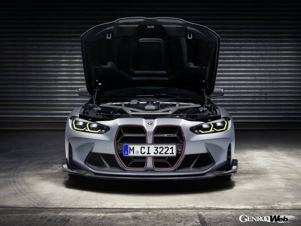「「BMW M4 CSL」が日本限定25台で導入決定！ ニュルブルクリンク北コースでBMW量産車最速マシンはプレミア化必至【動画】」の1枚目の画像