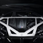 「「BMW M4 CSL」が日本限定25台で導入決定！ ニュルブルクリンク北コースでBMW量産車最速マシンはプレミア化必至【動画】」の9枚目の画像ギャラリーへのリンク
