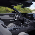 「7代目フォード マスタングがデビュー！ V8と直4の2機種を搭載し、ドリフトが自在な電気サイドブレーキを装備【動画】」の21枚目の画像ギャラリーへのリンク
