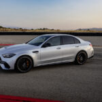 「メルセデスAMG C63 S Eパフォーマンスは専用ボディに超高性能を収めつつ、高効率化も実現したスーパーサルーン！【動画】」の15枚目の画像ギャラリーへのリンク